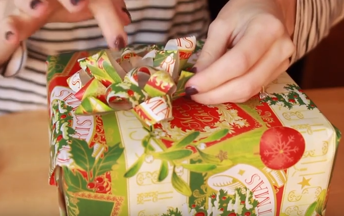 holiday-hacks-paper-ribbon